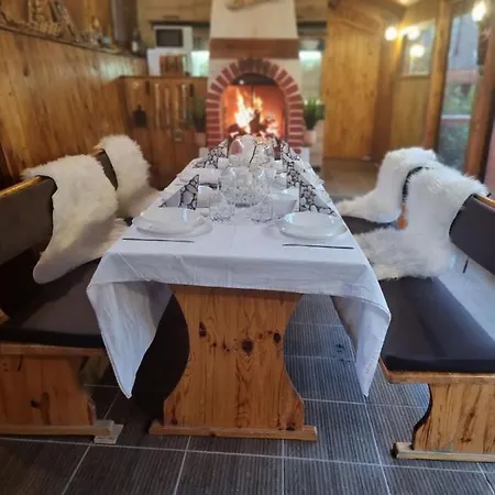 View 1 Vakantiehuis Skrino